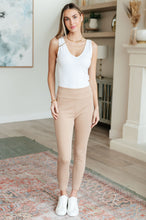 Load image into Gallery viewer, Magic Skinny 28&quot; Pants in Twelve Colors