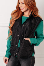 Load image into Gallery viewer, Layering Queen Quilted Puffer Vest in Black