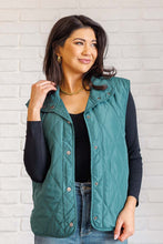 Load image into Gallery viewer, Layering Queen Quilted Puffer Vest in Hunter Green