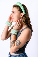 Load image into Gallery viewer, Lost in the Moment Headband and Wristband Set in Green