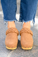 Load image into Gallery viewer, Taylor Braided Clogs In Brown