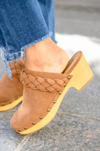 Load image into Gallery viewer, Taylor Braided Clogs In Brown