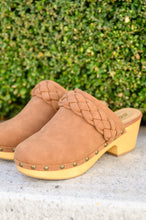 Load image into Gallery viewer, Taylor Braided Clogs In Brown